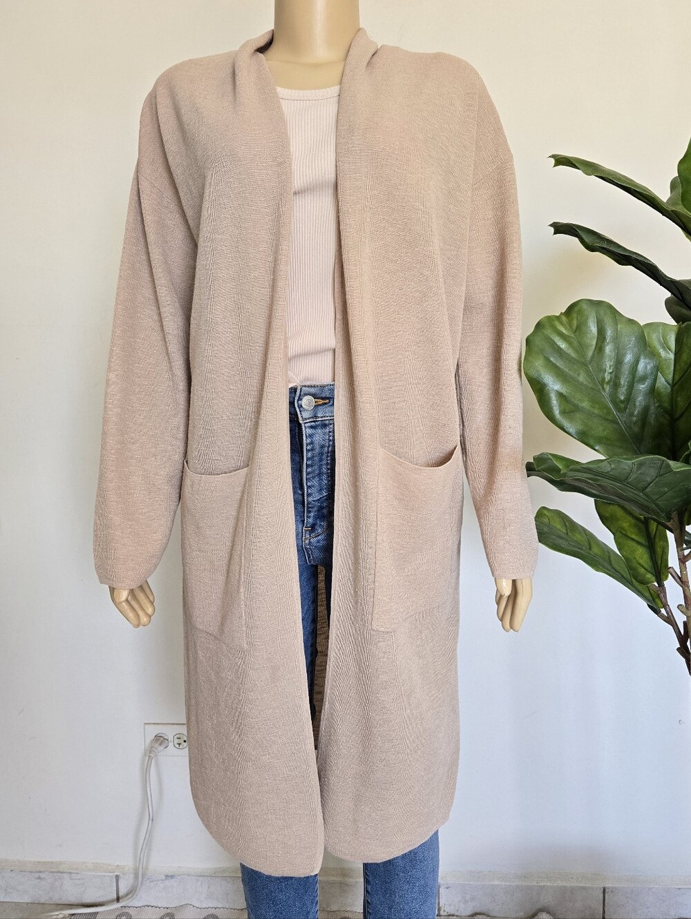 Aritzia Babaton Ty Long Cardigan Sweater Wonder Yarn Open Front Beige Size L